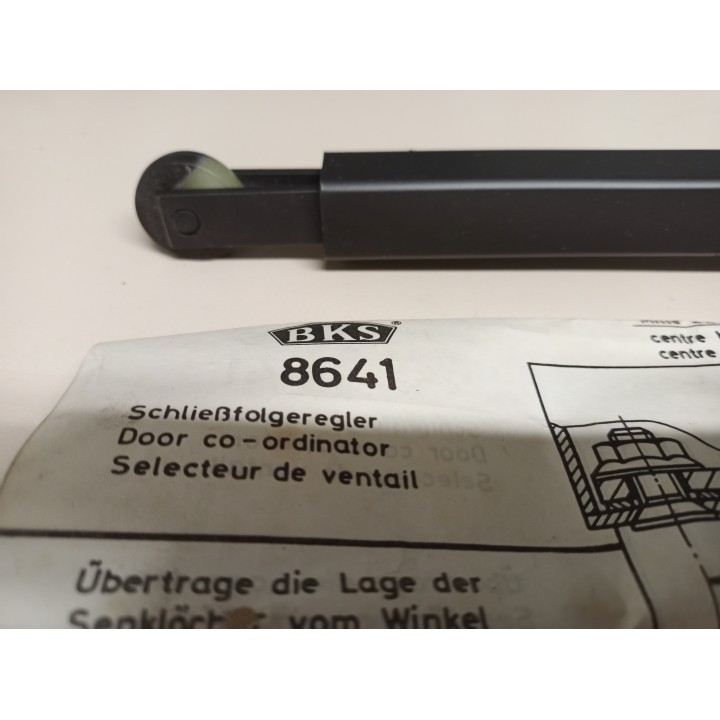 Schüco 209423  Schließfolgeregler schwarz