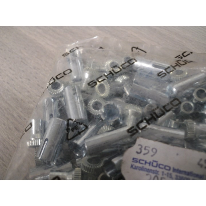 Schüco 205979 Spreitzdübel M4  50 Stück