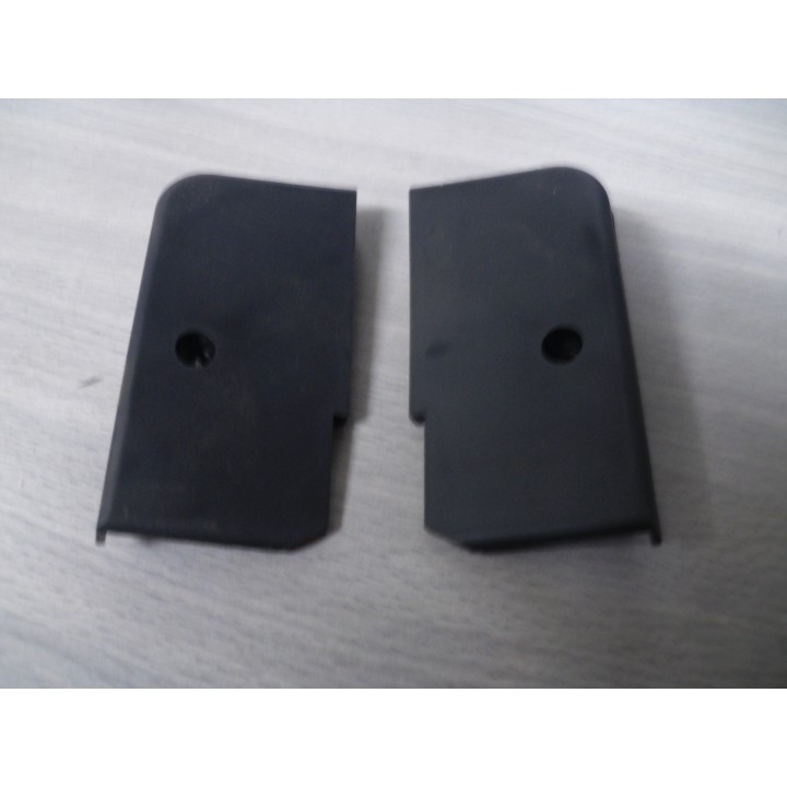 GU 9-38543 Endkappe schwarz 1 Paar