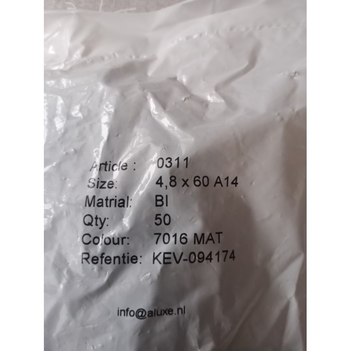 Aluxe Schrauben 0311 Farbe 7016 mat