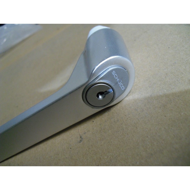 Schüco 234014 Fenstergriff Abschließbar silber EV1